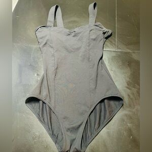 Capezio ladies black bodysuit leotard dance gym lined w pinch back sz L